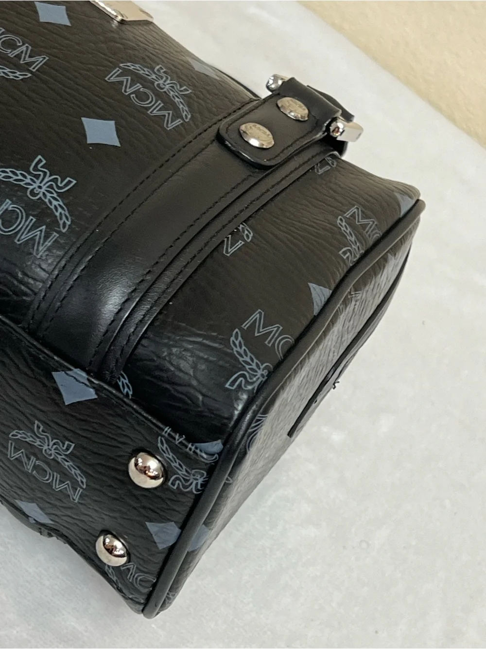 AUTH MCM BOSTON 20
